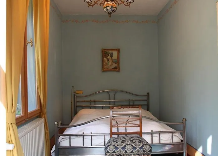 Ferienwohnung Am Roten Schloss